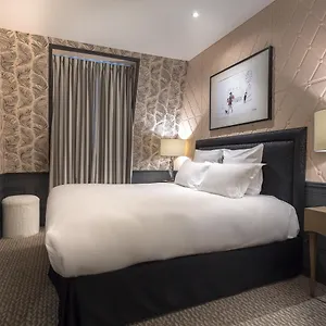 3* מלון La Parizienne