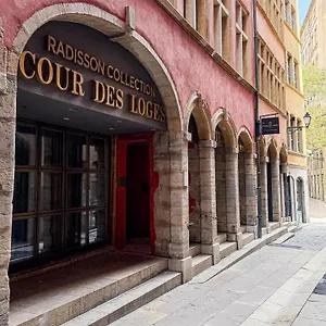https://cour-des-loges.hotels-rhonealpes.com