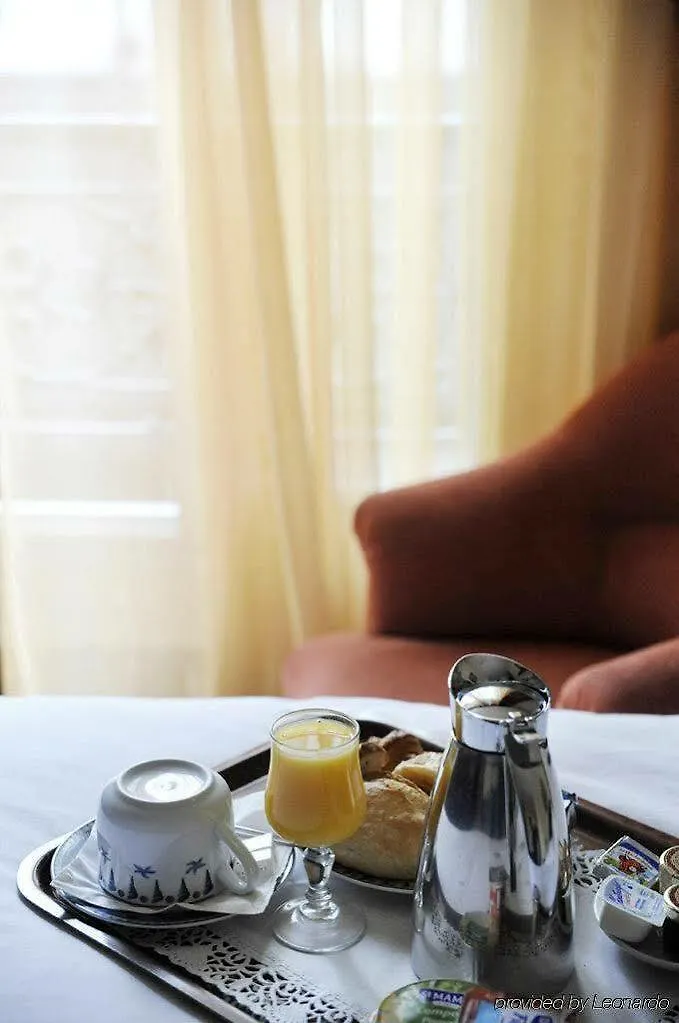 ***  Waldorf Montparnasse Hotel Paris France